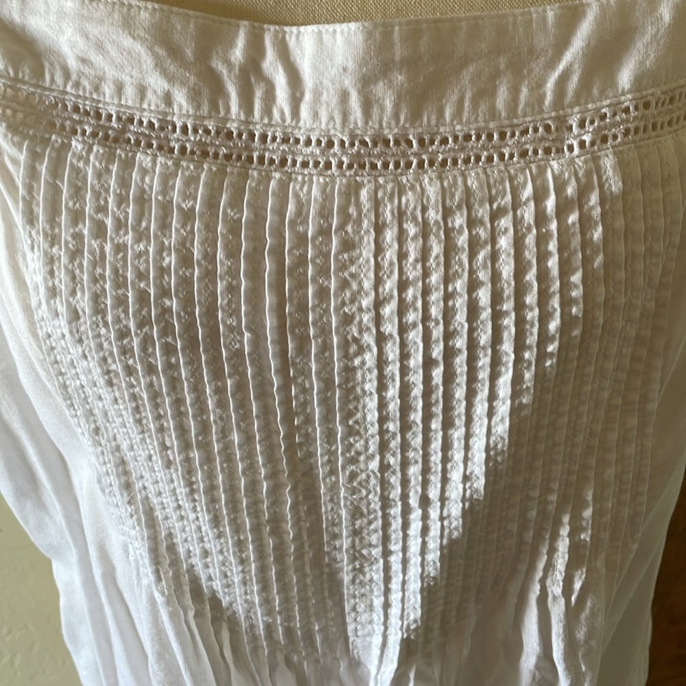 Cute, detailed, white Old Navy Tank Top! - Picture 5 of 7